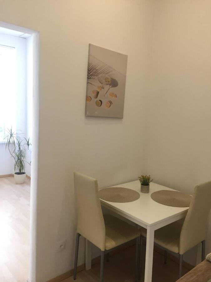 Apartaments Simsim Lviv Exteriör bild
