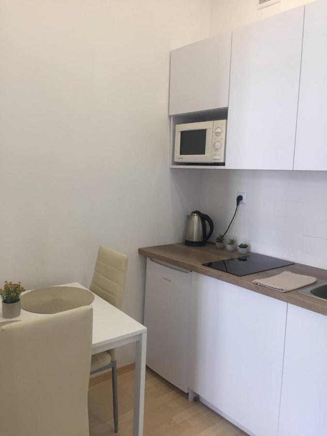 Apartaments Simsim Lviv Exteriör bild